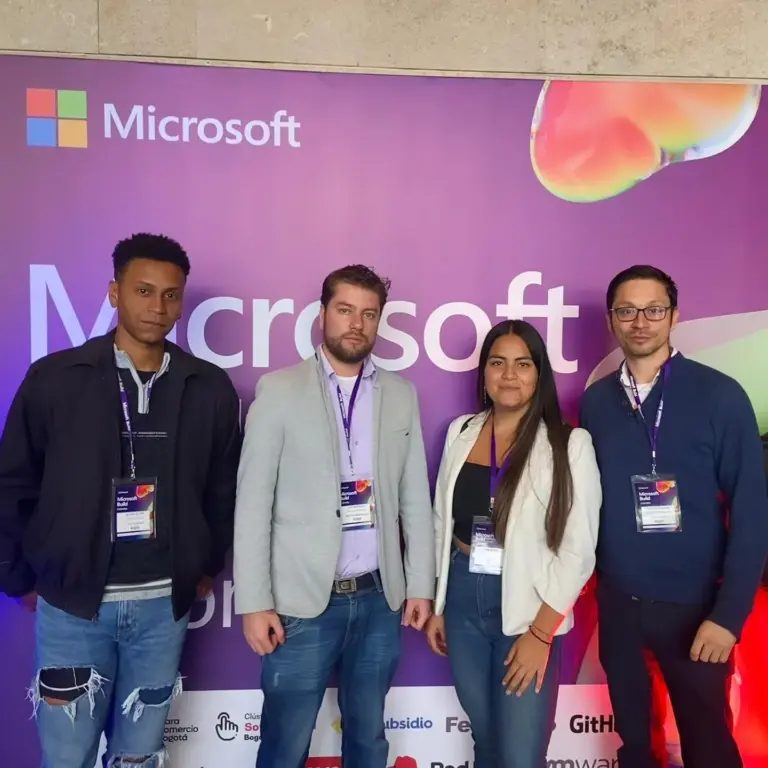 Personal profesional del equipo de Creativos web Bogotá Duban Fierro, Cristian Sánchez, mauricio Melo y Lina León instagram